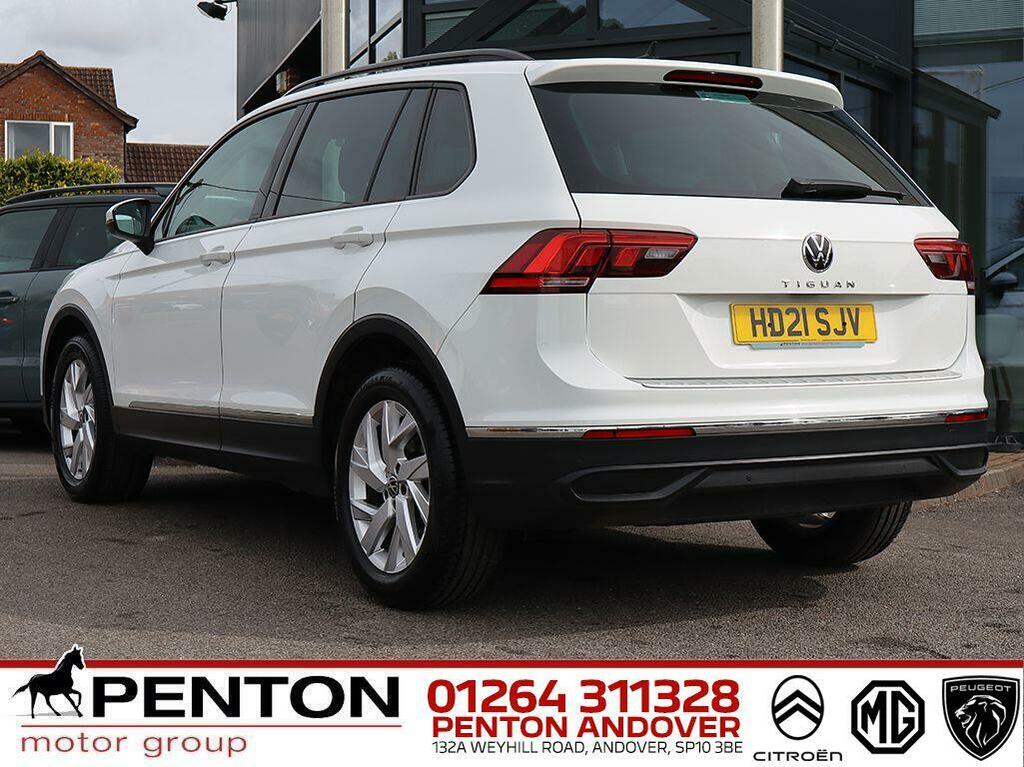 Volkswagen Tiguan 1.5 Tsi Life Euro 6 Ss HD21SJV White #4