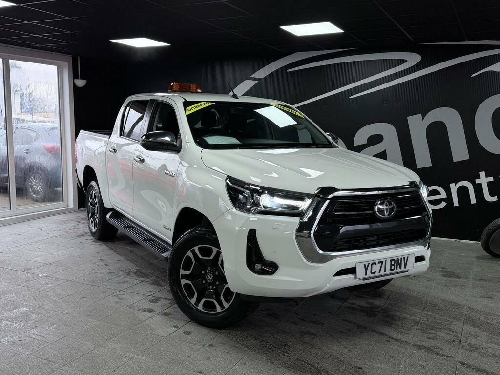 Toyota HILUX 2.8 D-4d Invincible 4Wd Euro 6 Ss White