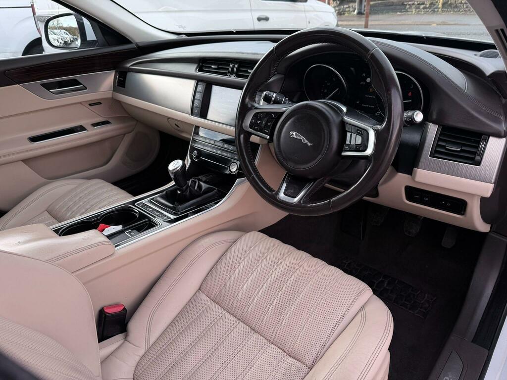 Jaguar XF 2.0D Portfolio Sportbrake Euro 6 Ss White #2