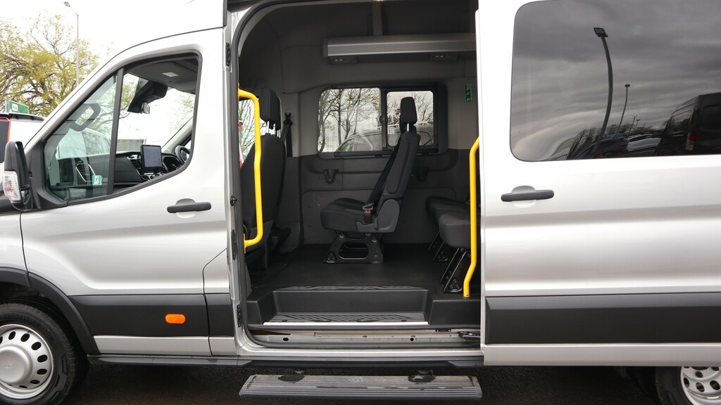 Ford Transit Custom 460 L4 H3 Trend 17 Seat 130Ps Eu6 6 Speed Minibus MW24PZS Silver #5