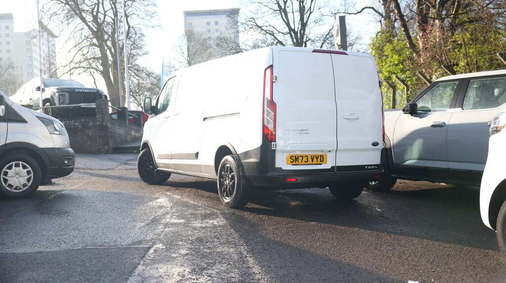 Ford Transit Custom 2.0 Ecoblue 130Ps Low Roof Trail Van SM73VYD White #4