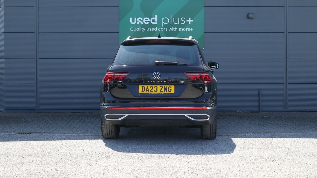 Volkswagen Tiguan 1.5 Tsi 150 Elegance Dsg DA23ZWG Black #6