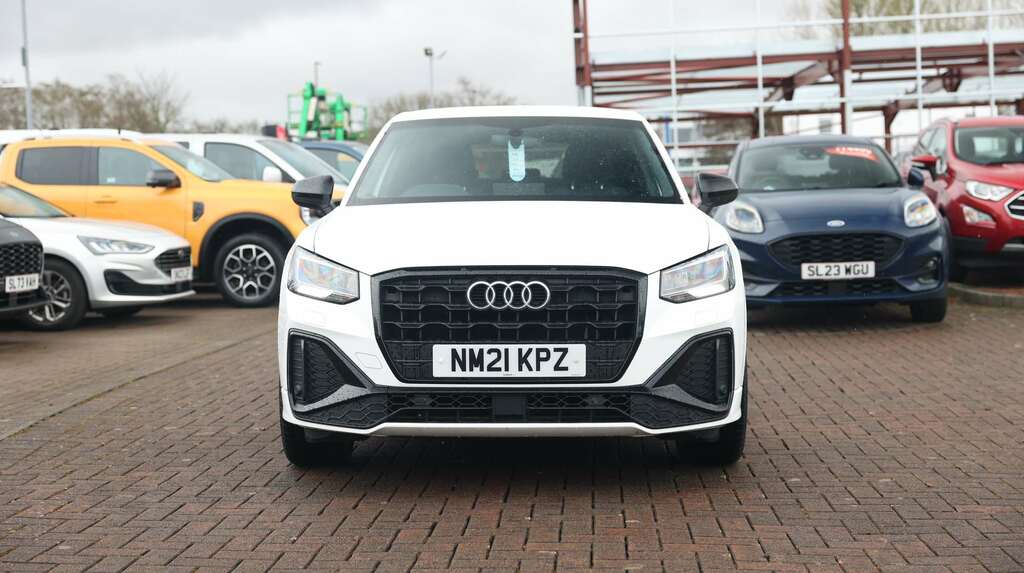 Audi Q2 35 Tfsi Black Edition NM21KPZ White #5