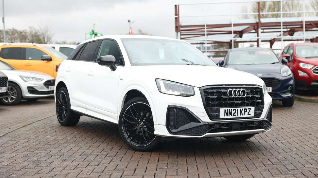 Audi Q2 35 Tfsi Black Edition NM21KPZ White #2