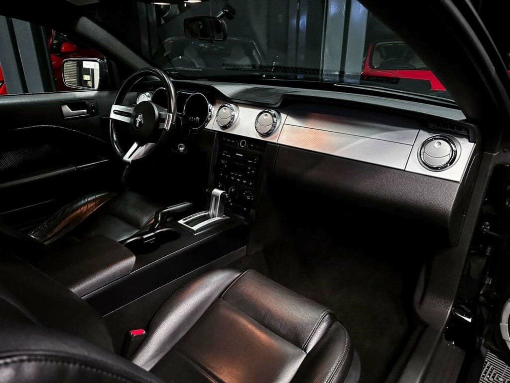 Ford Mustang  Black #4