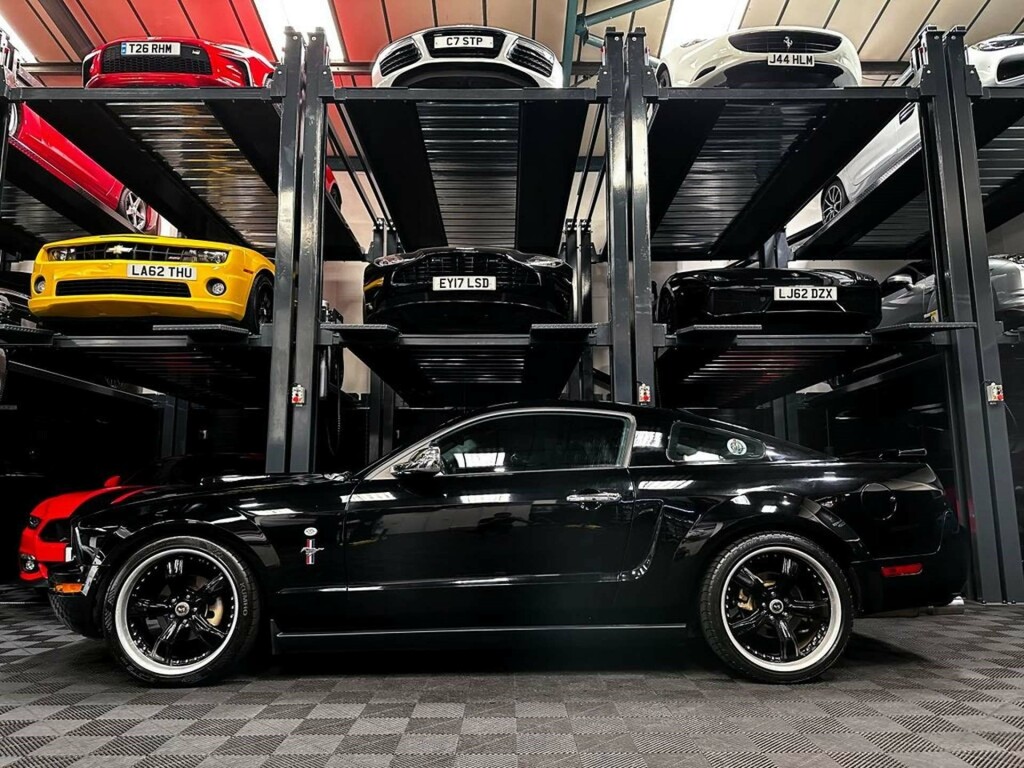 Ford Mustang  Black #8