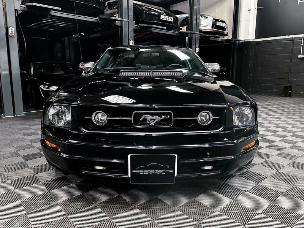 Ford Mustang  Black #5