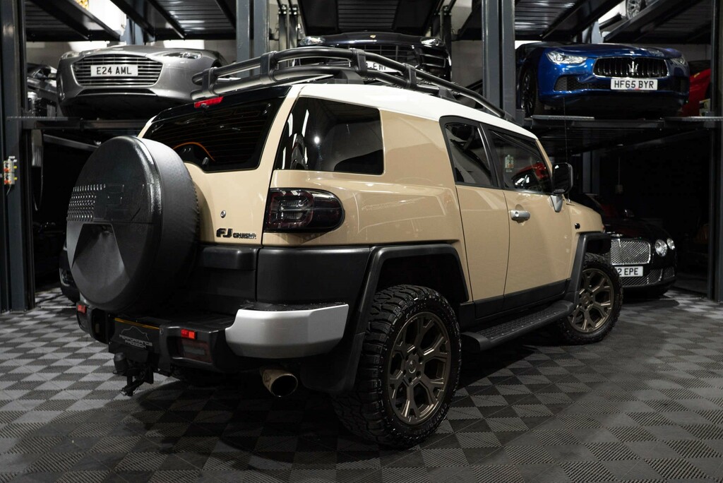 Toyota FJ Cruiser Color-package 4Wd White #9