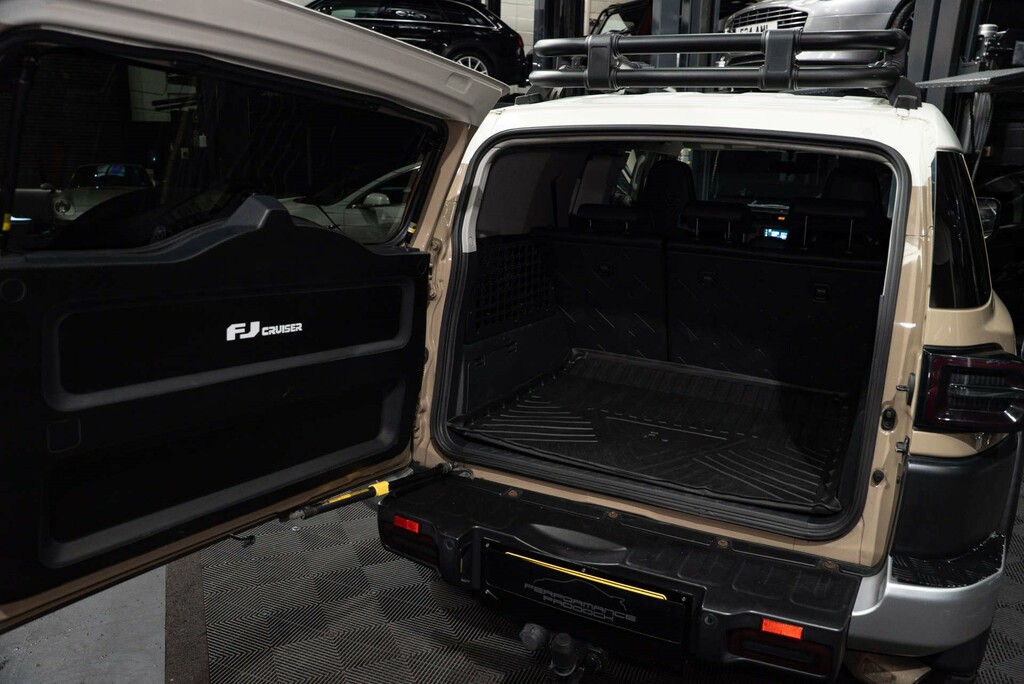 Toyota FJ Cruiser Color-package 4Wd White #19