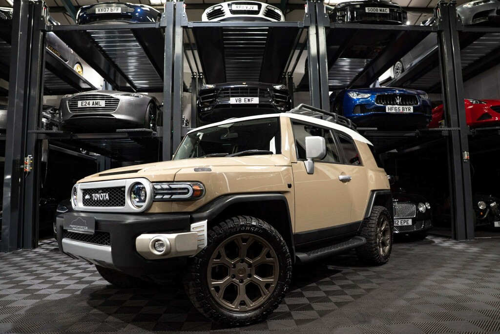 Toyota FJ Cruiser V6 Petrol Auto 