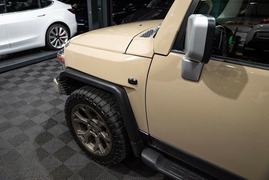 Toyota FJ Cruiser Color-package 4Wd White #27