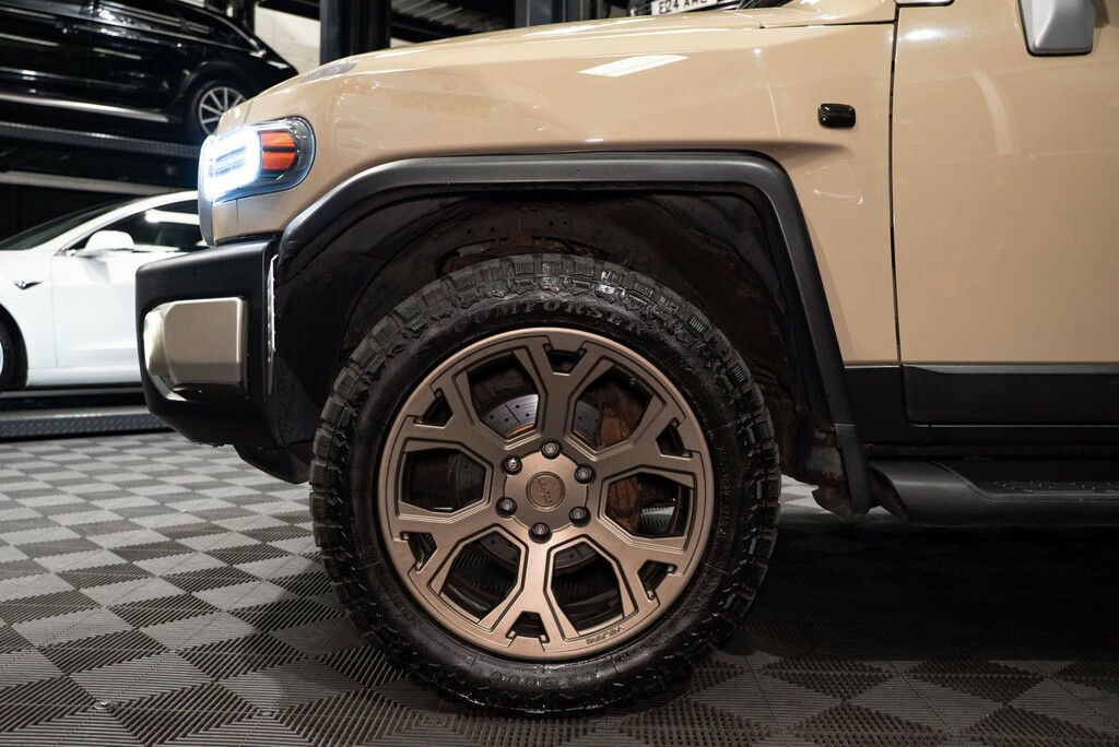Toyota FJ Cruiser Color-package 4Wd White #15
