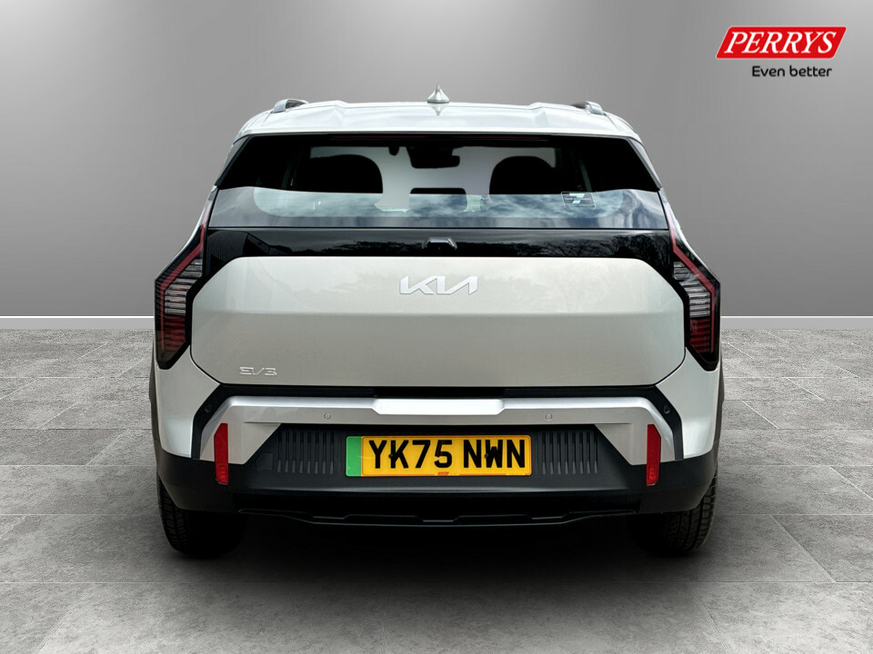 Kia EV3 148Kw Air 81.4Kwh YK75NWN Silver #6