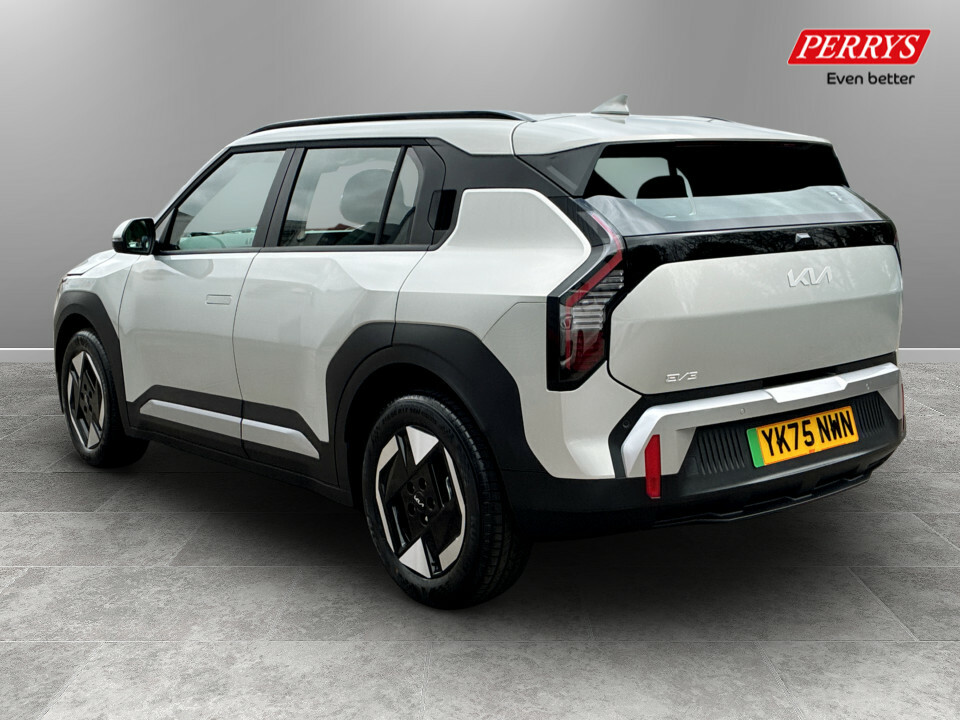 Kia EV3 148Kw Air 81.4Kwh YK75NWN Silver #5