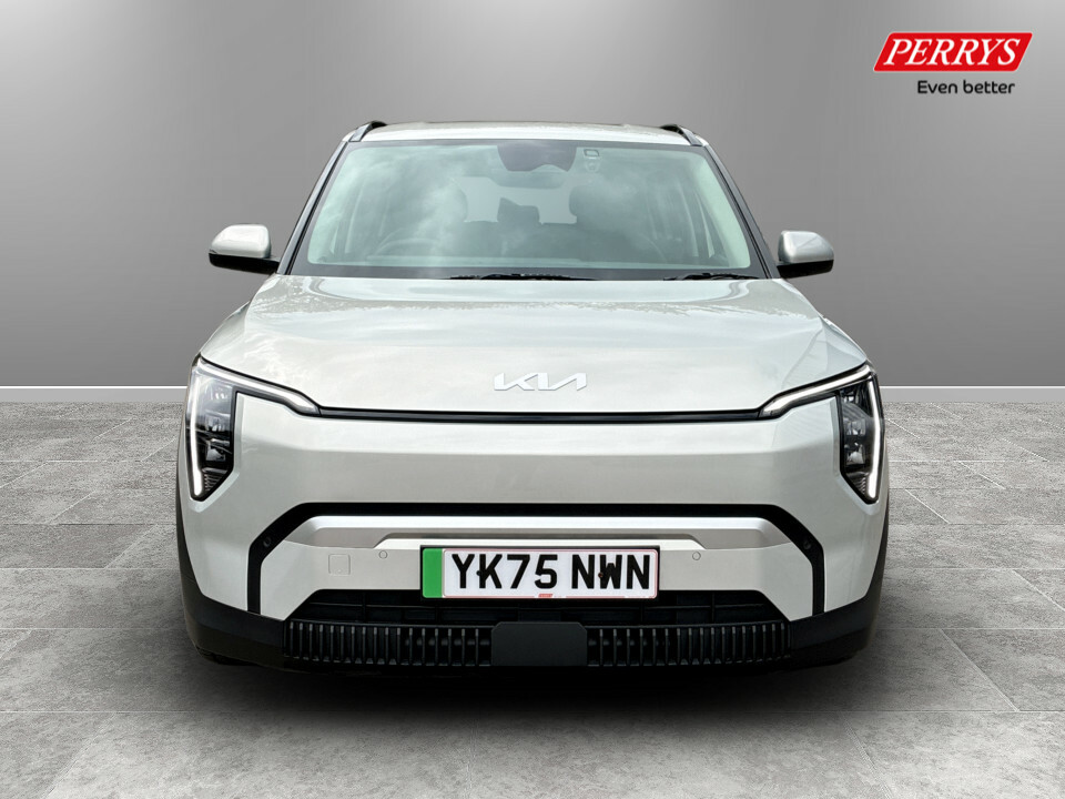 Kia EV3 148Kw Air 81.4Kwh YK75NWN Silver #2