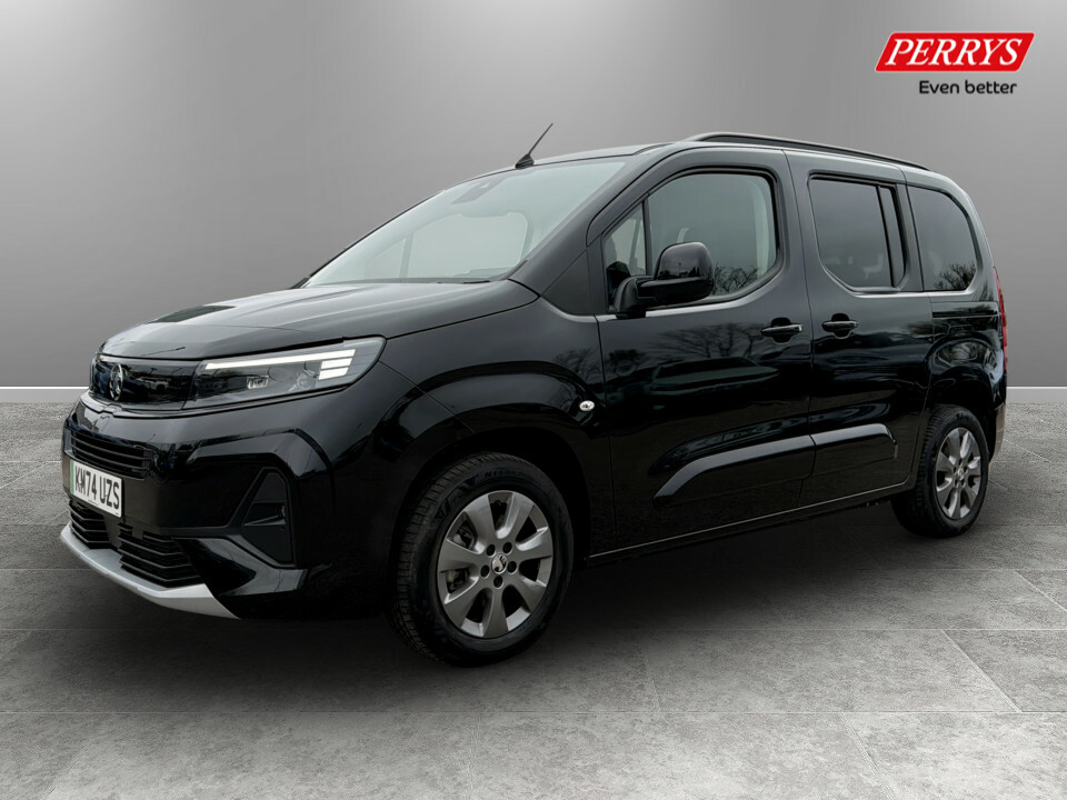 Vauxhall Combo-e Life 100Kw Ultimate 52Kwh Black #3