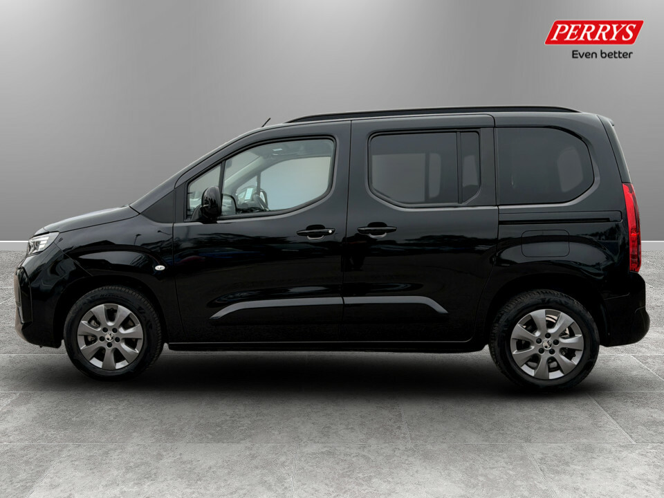 Vauxhall Combo-e Life 100Kw Ultimate 52Kwh Black #4