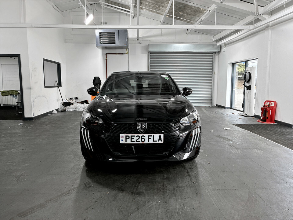 Peugeot e-208 100Kw Gt Premium 50Kwh PE26FLA Black #2