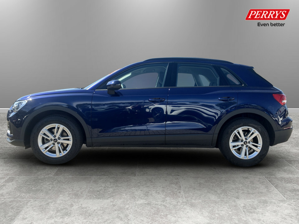 Audi Q3 35 Tfsi Technik S Tronic LM23UUS Blue #4