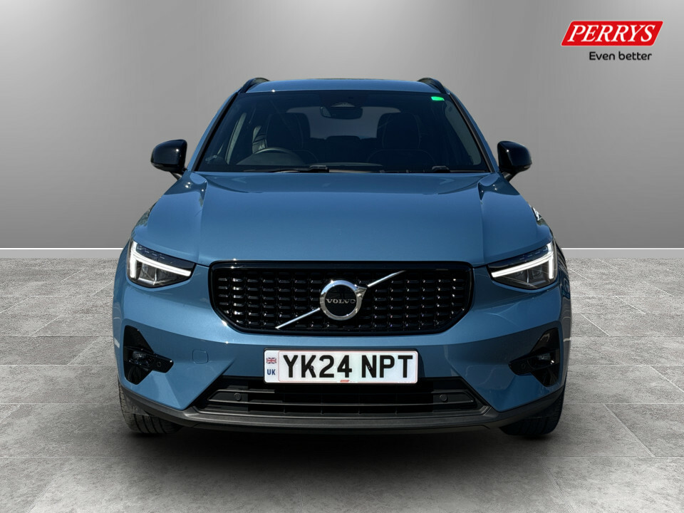 Volvo XC40 2.0 B3p Plus Dark YK24NPT Blue #2