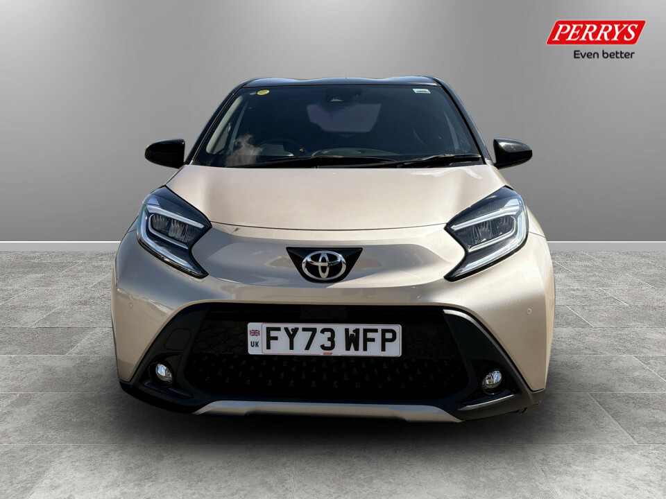 Toyota Aygo X 1.0 Vvt-i Exclusive FY73WFP Beige #2