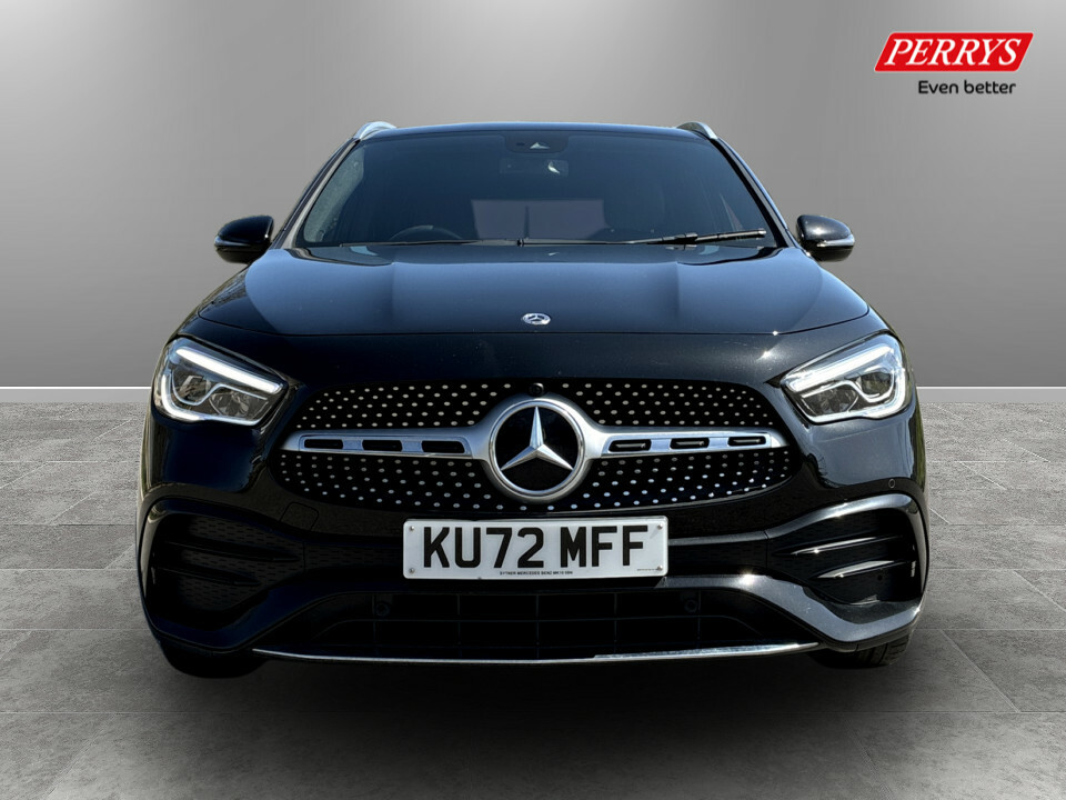 Mercedes-Benz GLA Class Gla 180 Amg Line Executive KU72MFF Black #2