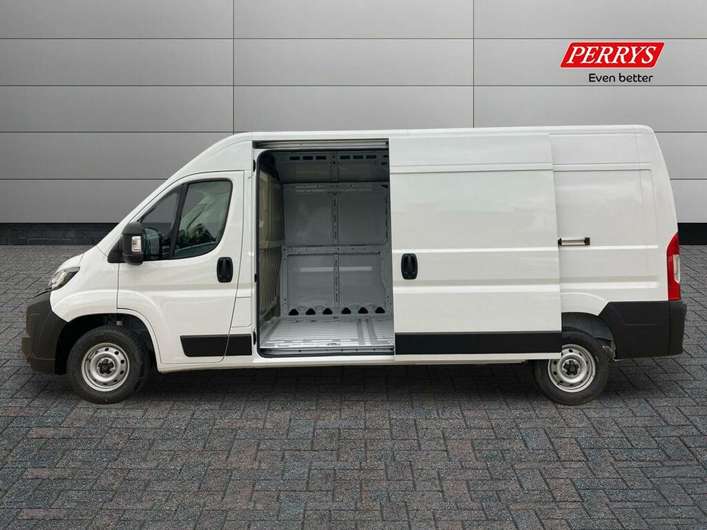 Peugeot Boxer 2.2 Bluehdi 140 H2 Van Professional White #3