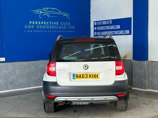 Skoda Yeti 2.0 Tdi Adventure Suv 4Wd Euro 5 NA63KHH White #4