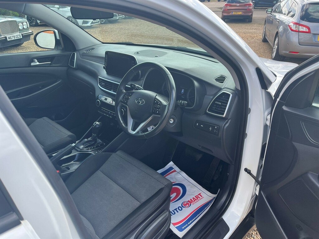 Hyundai Tucson 1.6 T-gdi Se Nav Dct Euro 6 Ss EX70VKW White #2