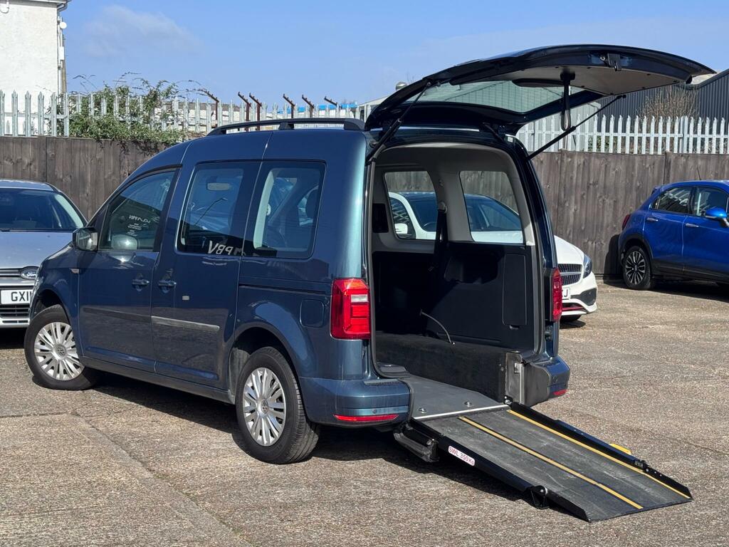 Volkswagen Caddy Life 2.0 Tdi Mpv Euro 6 Ss 102 Ps Green