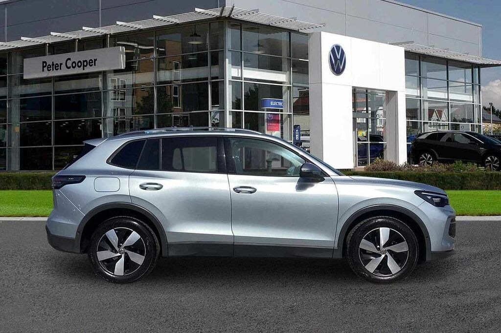 Volkswagen Tiguan 1.5 Etsi 150 Match Dsg HV75VAA Silver #4
