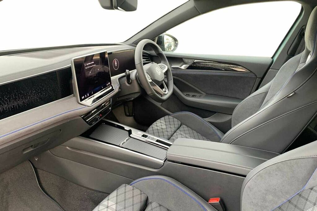 Volkswagen Passat 1.5 Etsi R-line Dsg HN75ZDO Green #2
