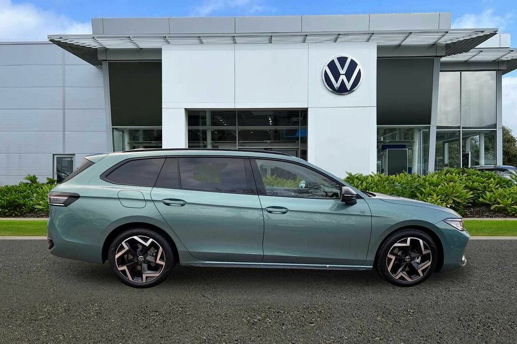Volkswagen Passat 1.5 Etsi R-line Dsg HN75ZDO Green #4