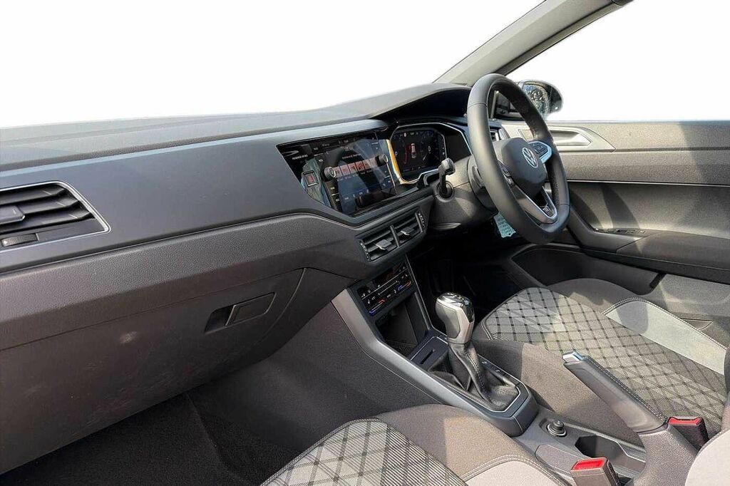 Volkswagen Taigo 1.5 Tsi 150 Black Edition Dsg DE75GRX Grey #2