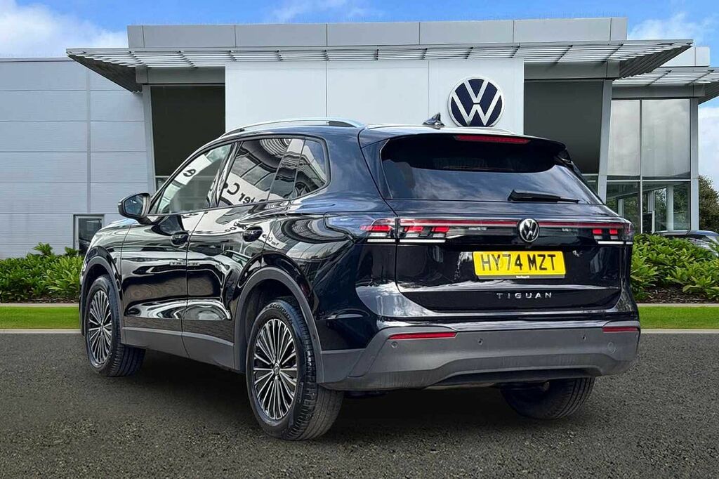 Volkswagen Tiguan 2.0 Tdi Match Dsg Folding Towbar HY74MZT Black #3