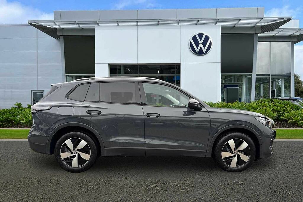 Volkswagen Tiguan 1.5 Etsi 150 Match Dsg 18 Bologna Alloys HN75XDH Grey #4