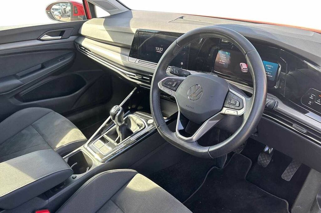Volkswagen Golf 1.5 Tsi Style CE73NXW Red #6