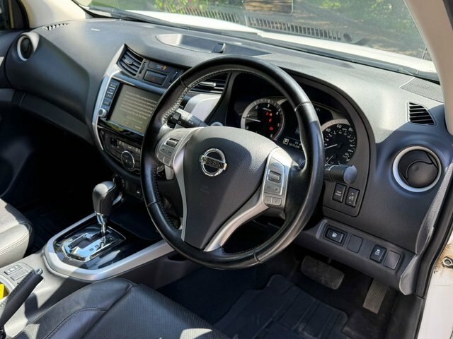 Nissan Navara 2.3 Dci Tekna Pickup Double Cab 4W WJ21SNN White #5