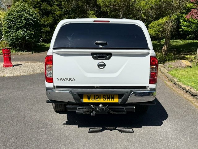 Nissan Navara 2.3 Dci Tekna Pickup Double Cab 4W WJ21SNN White #4