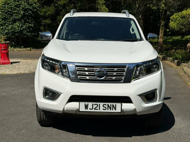 Nissan Navara 2.3 Dci Tekna Pickup Double Cab 4W WJ21SNN White #3