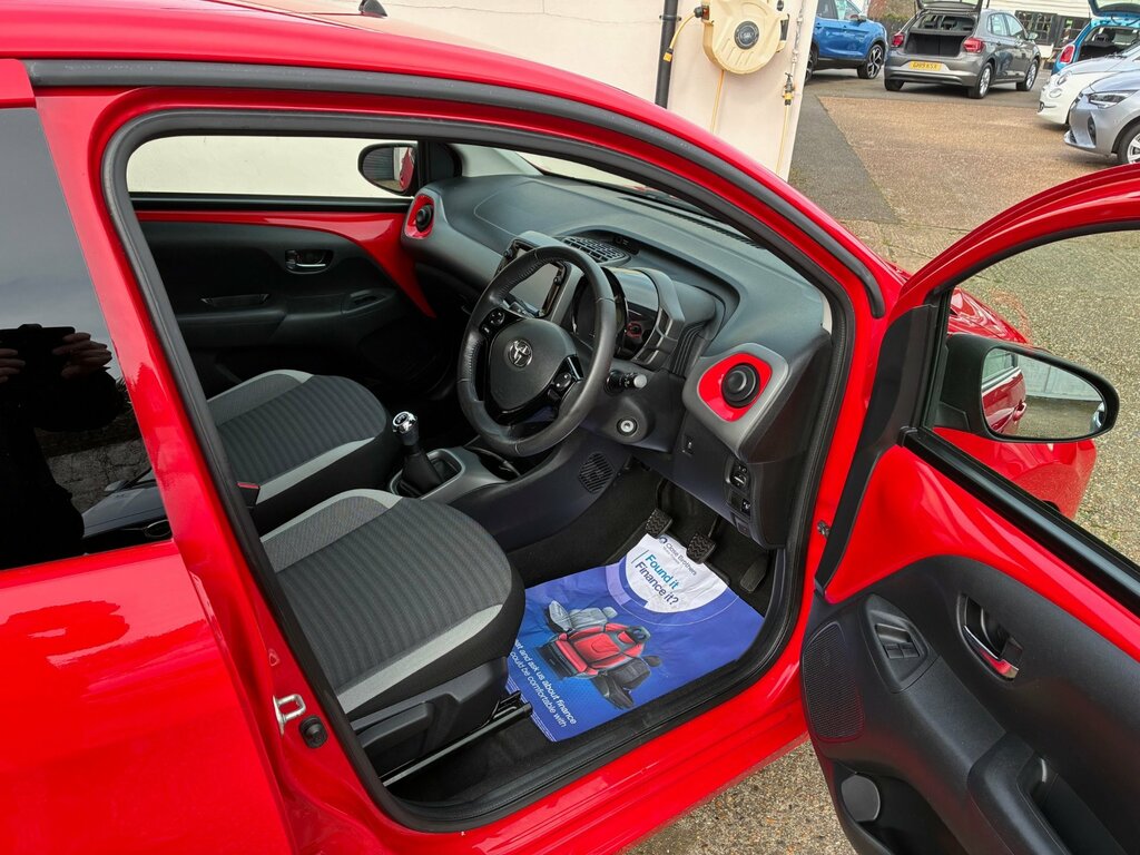 Toyota Aygo X X-trend 1.0 Vvt-i Hatchback Eur WA59WEB Red #2