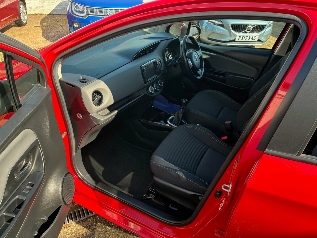 Toyota Yaris Design 1.33 Dual Vvt-i Hatchback 6 E YK16CZX Red #6