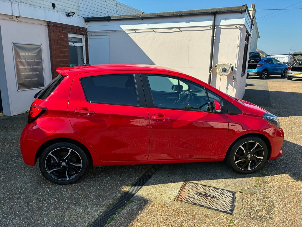 Toyota Yaris Design 1.33 Dual Vvt-i Hatchback 6 E YK16CZX Red #5