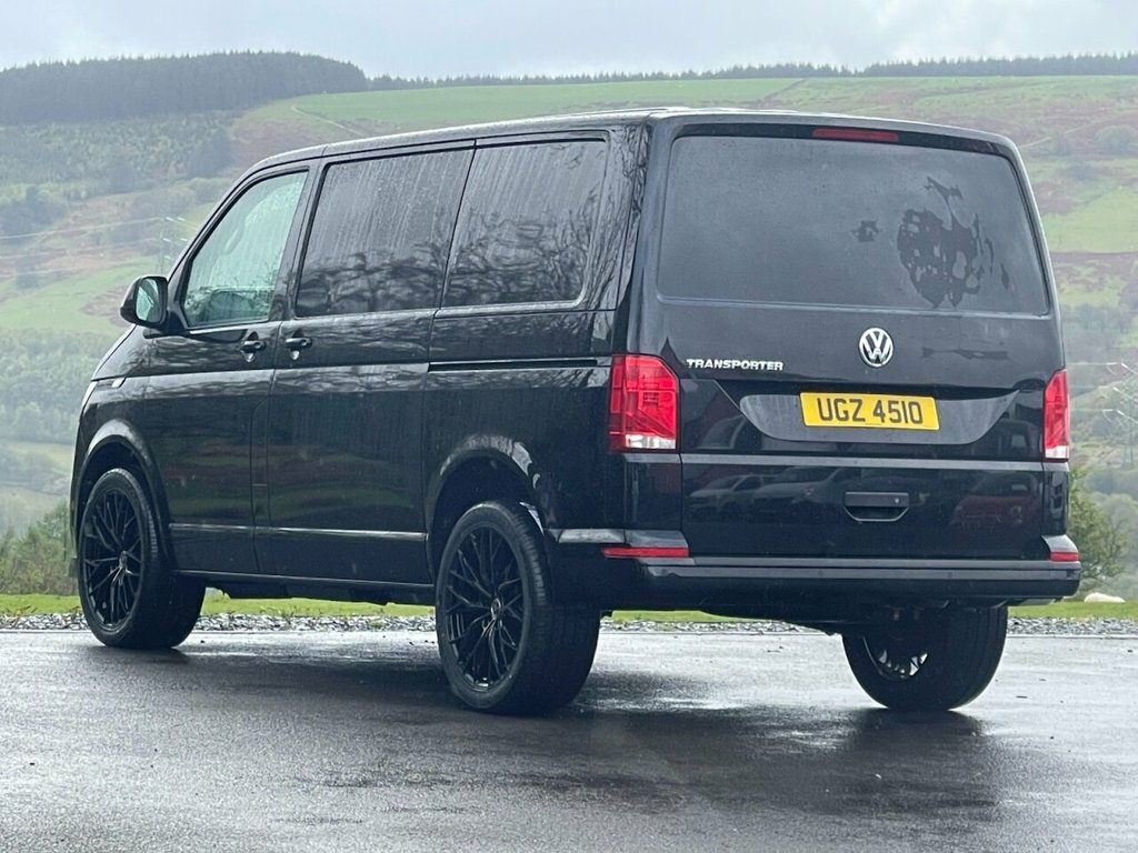 Volkswagen Transporter 2L Highline UGZ4510 Black #5