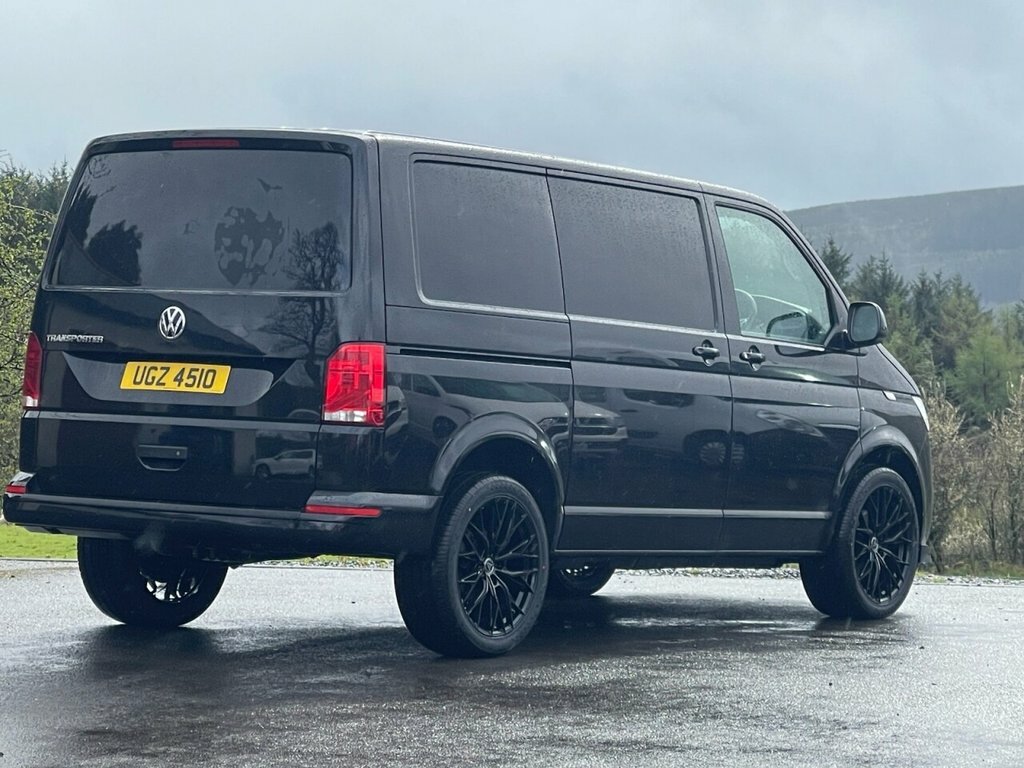 Volkswagen Transporter 2L Highline UGZ4510 Black #4