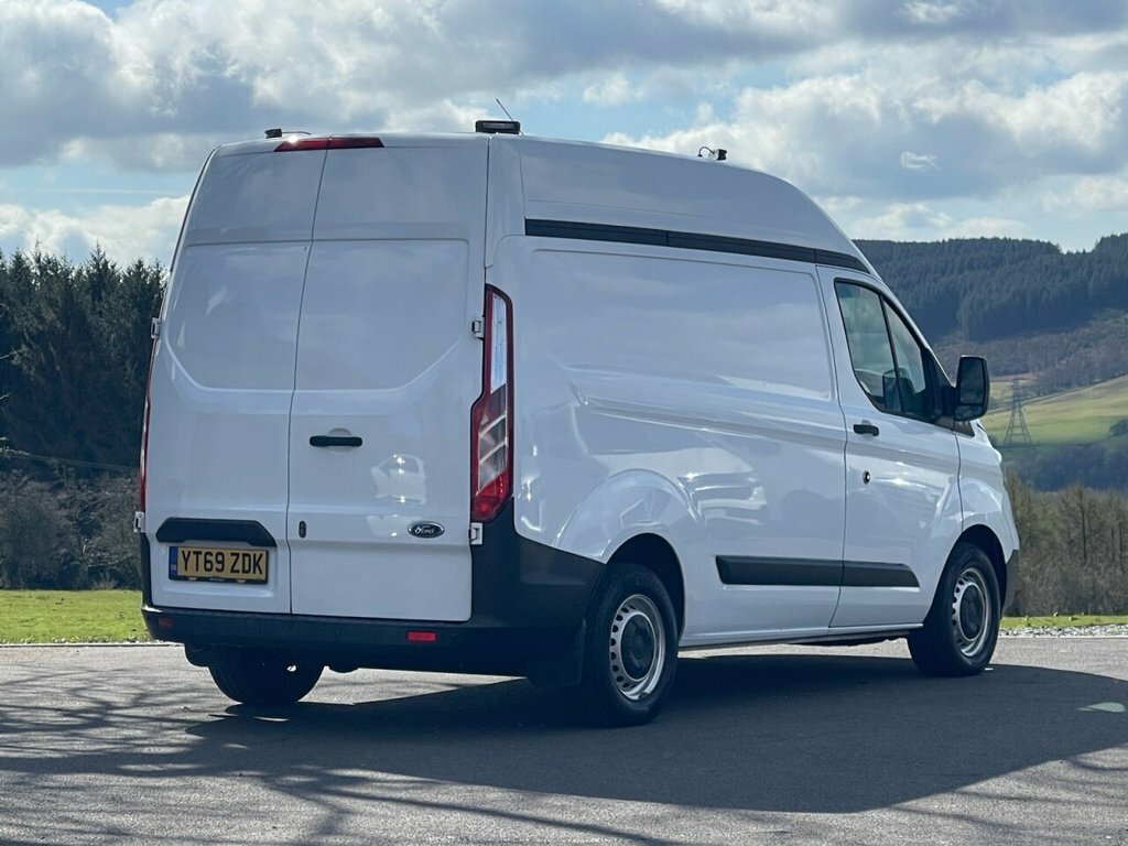 Ford Transit Custom 2L Leader YT69ZDK White #4