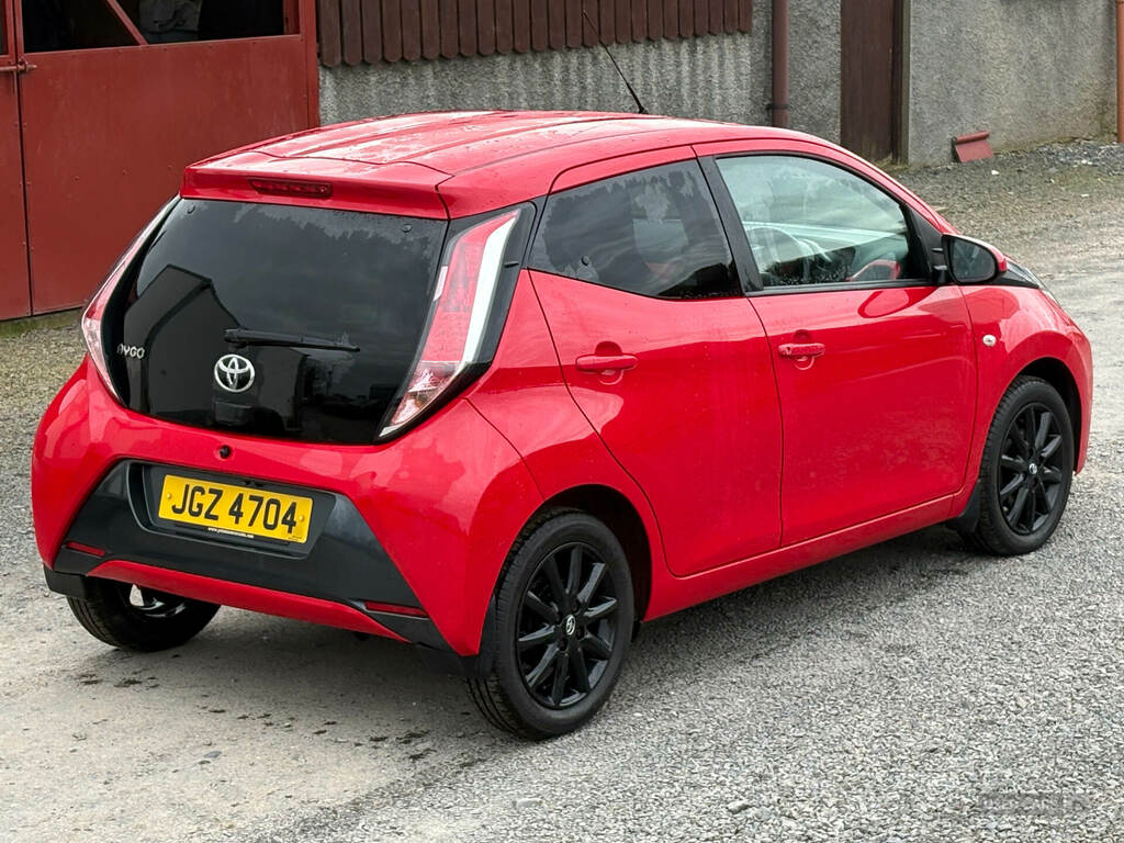 Toyota Aygo 1.0 Vvt-i X-style JGZ4704 Red #6