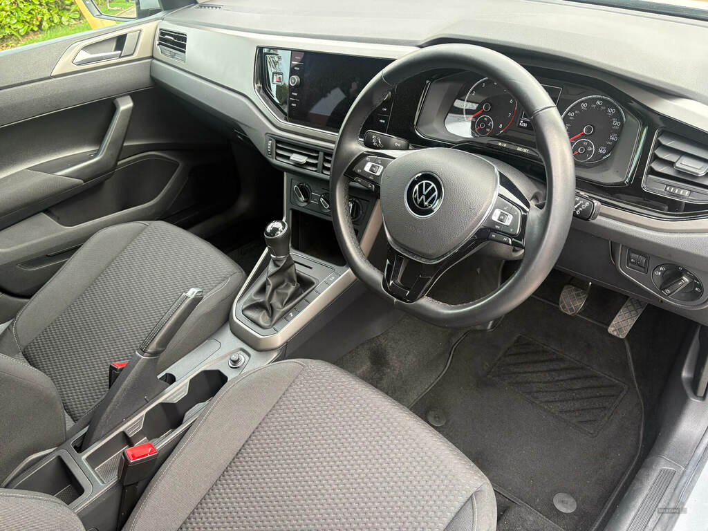 Volkswagen Polo 1.0 Tsi 95 Match Silver #3