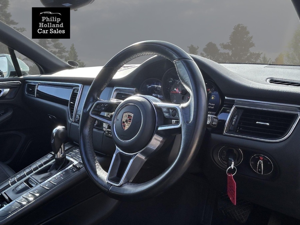 Porsche Macan Suv MV17DVC White #5