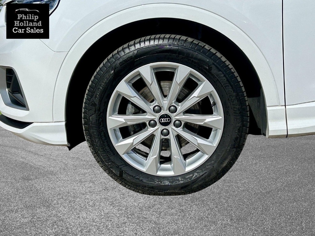 Audi Q3 Suv YGZ7761 White #3